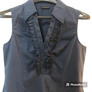 ⭐️New York and Company  navy ruffled sleeveless shirt Size large.Great condition